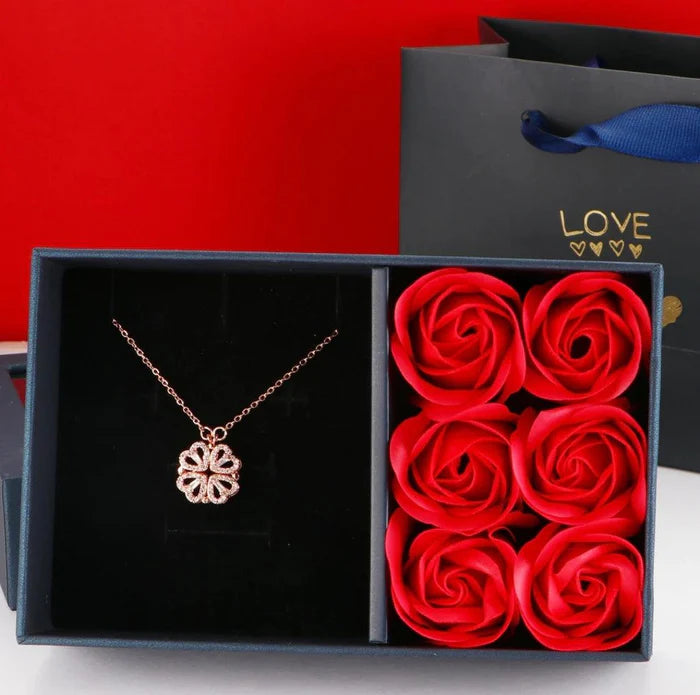 Colar de trevo de quatro folhas para Mulheres,vem com caixa de presente rosa🌹