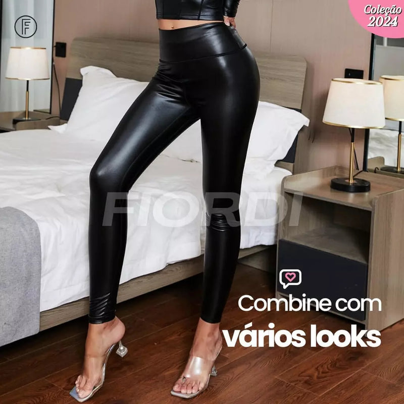 Calça de Couro Aveludada HotLeg® - Tendência Outono Inverno 2024 (Compre 1, Leve 2, Uma de Cada)